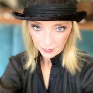 Meet your Posher, Vickie